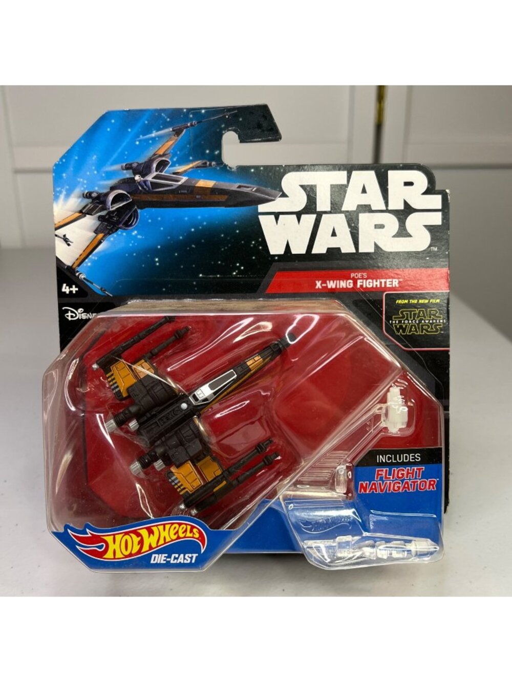 Star Wars Hot Wheels Poes X-Wing Fighter Die-Cast Includes Flight Navigator